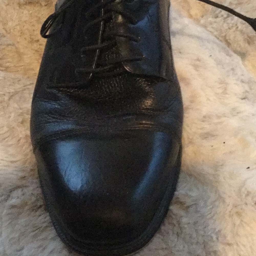Black dress shoes